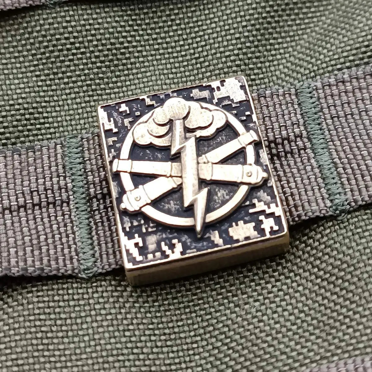 Crossed Cannons molle clip