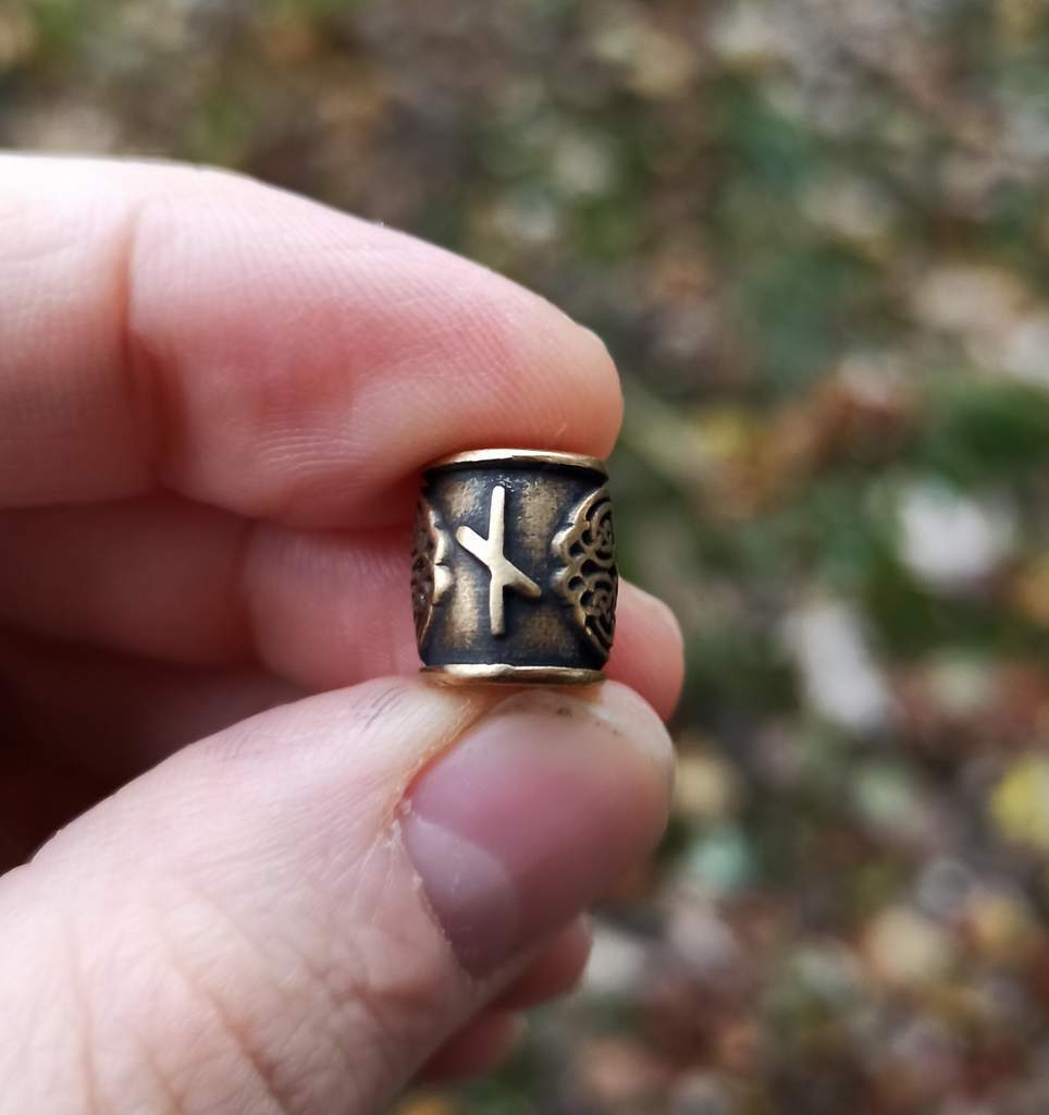 Nauthiz rune bead