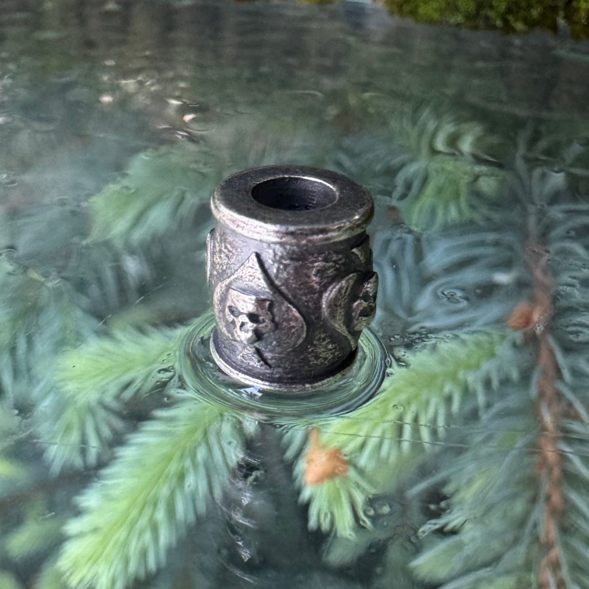 Ace of Spades paracord bead