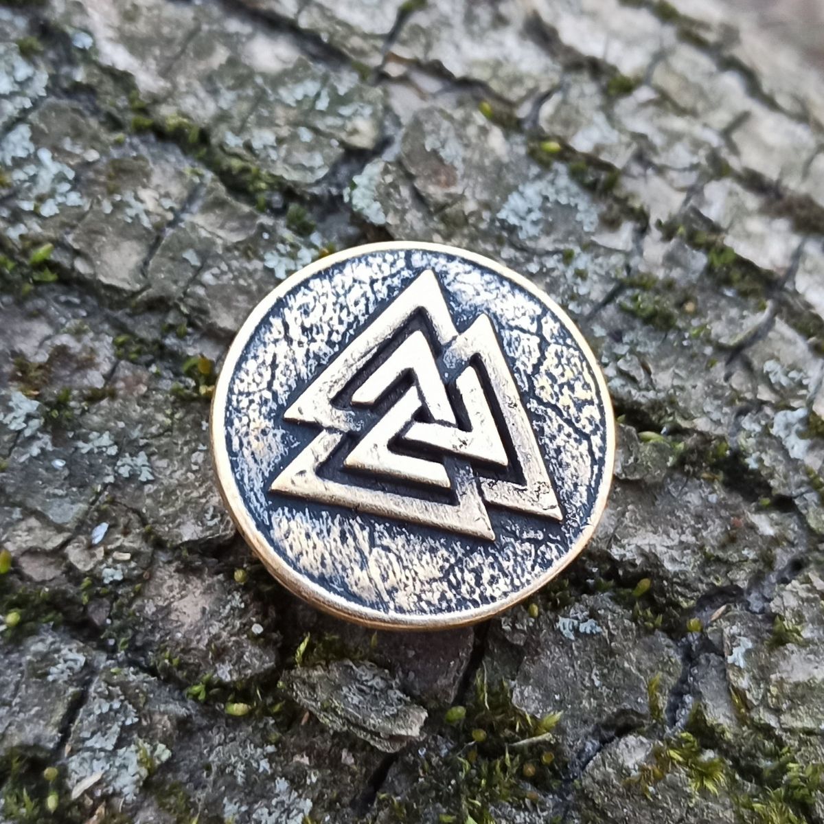 Valknut round paracord bead   