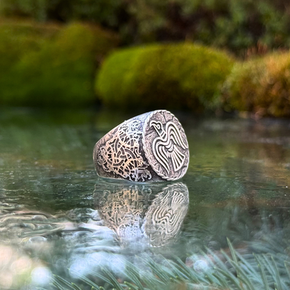 Raven banner ring