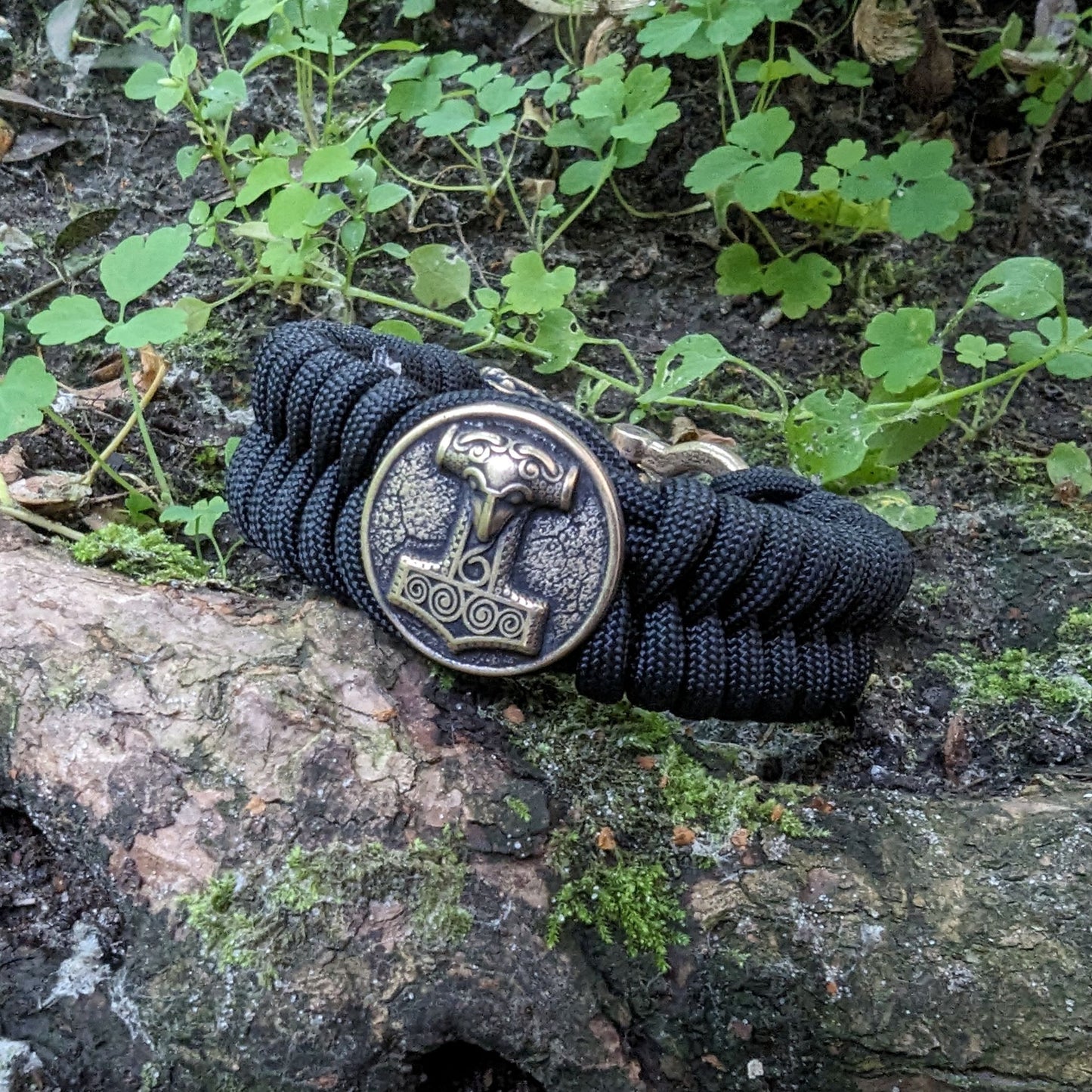 Thor Mjolnir Paracord Bracelet with Goat Clasp