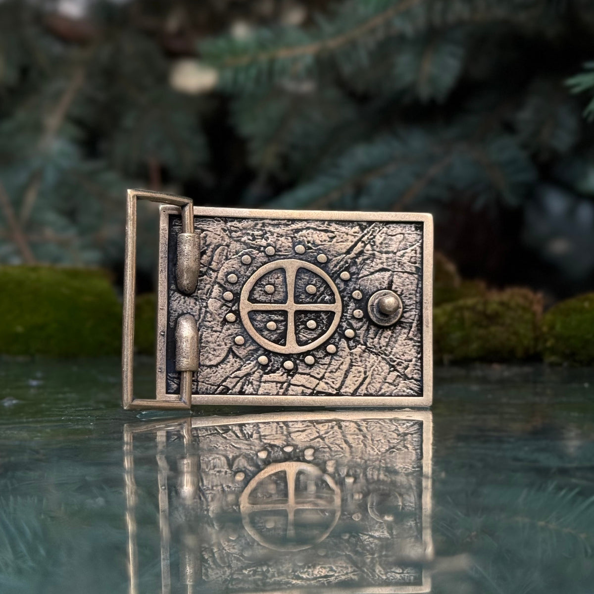 Torslunda dancer belt buckle