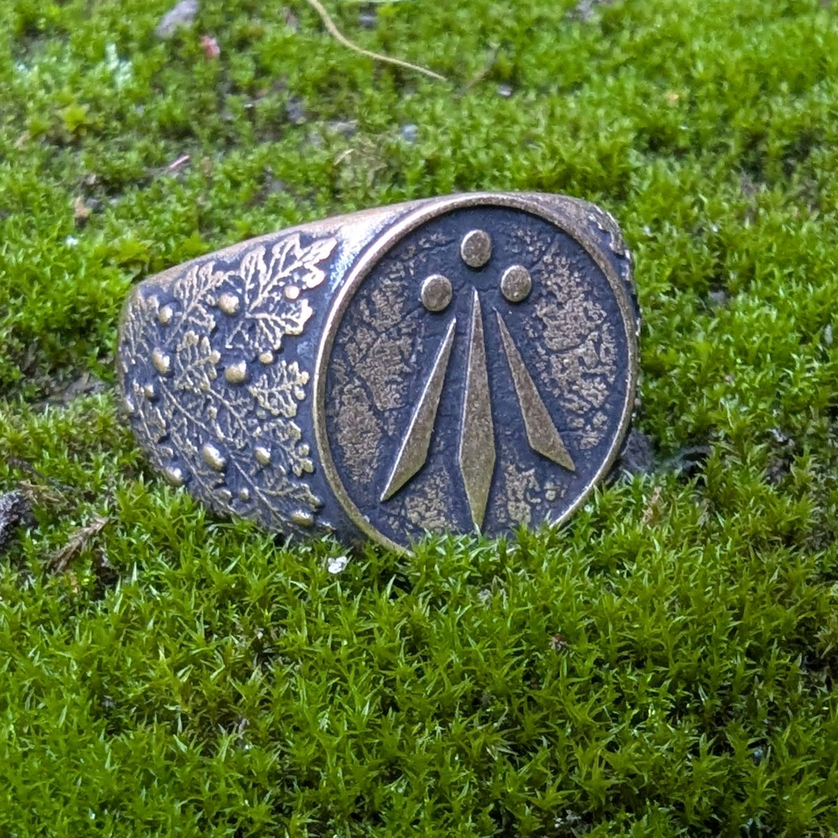 Awen signet ring