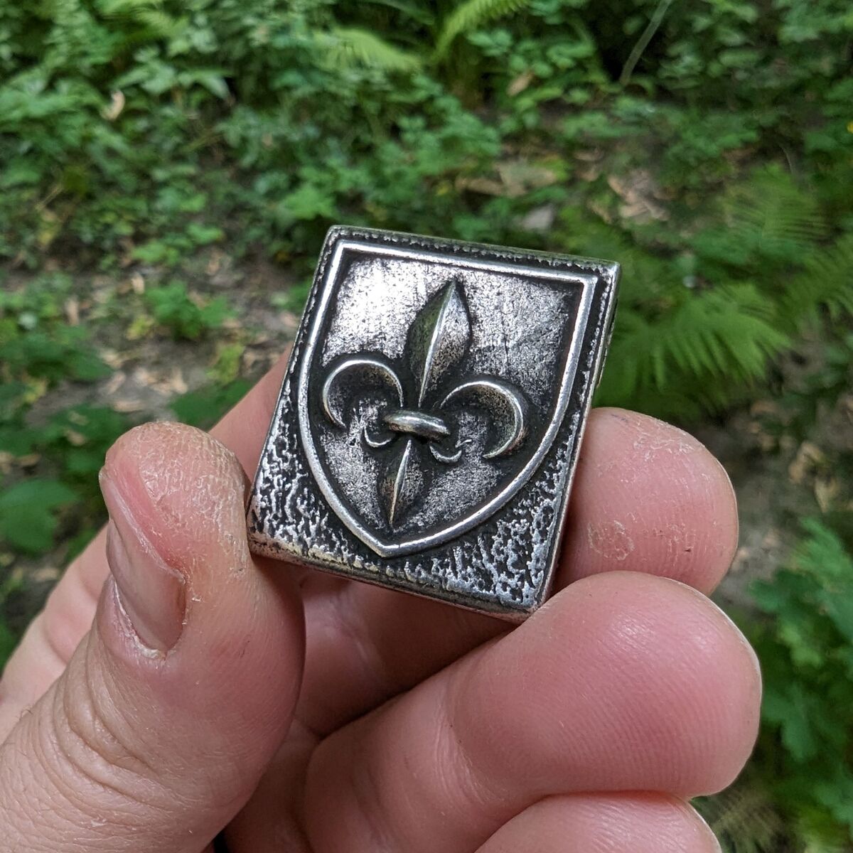 Fleur de Lis Molle clip   