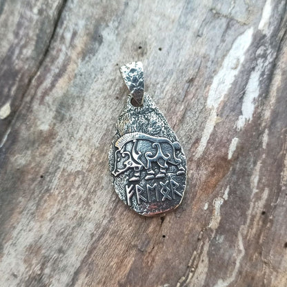 Freyr boar rune pendant