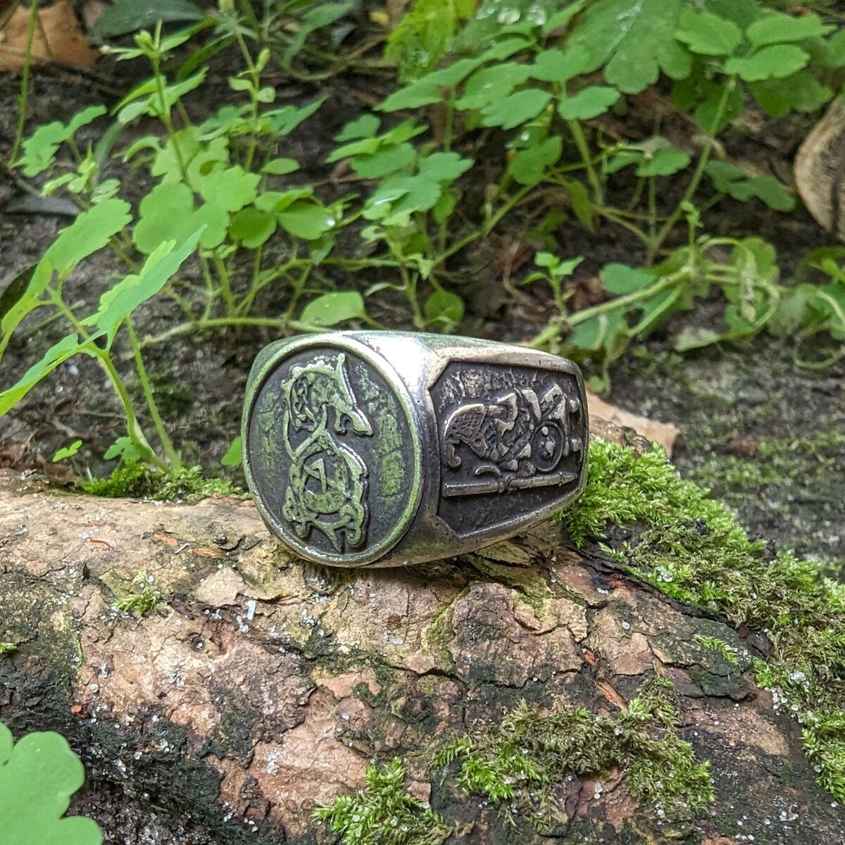 Fenrir wolf signet bronze ring