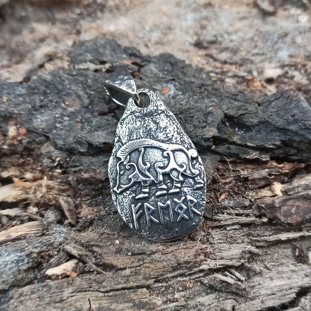 Freyr boar rune pendant