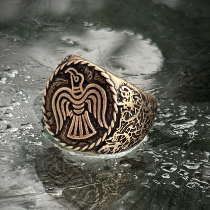 Raven banner ring
