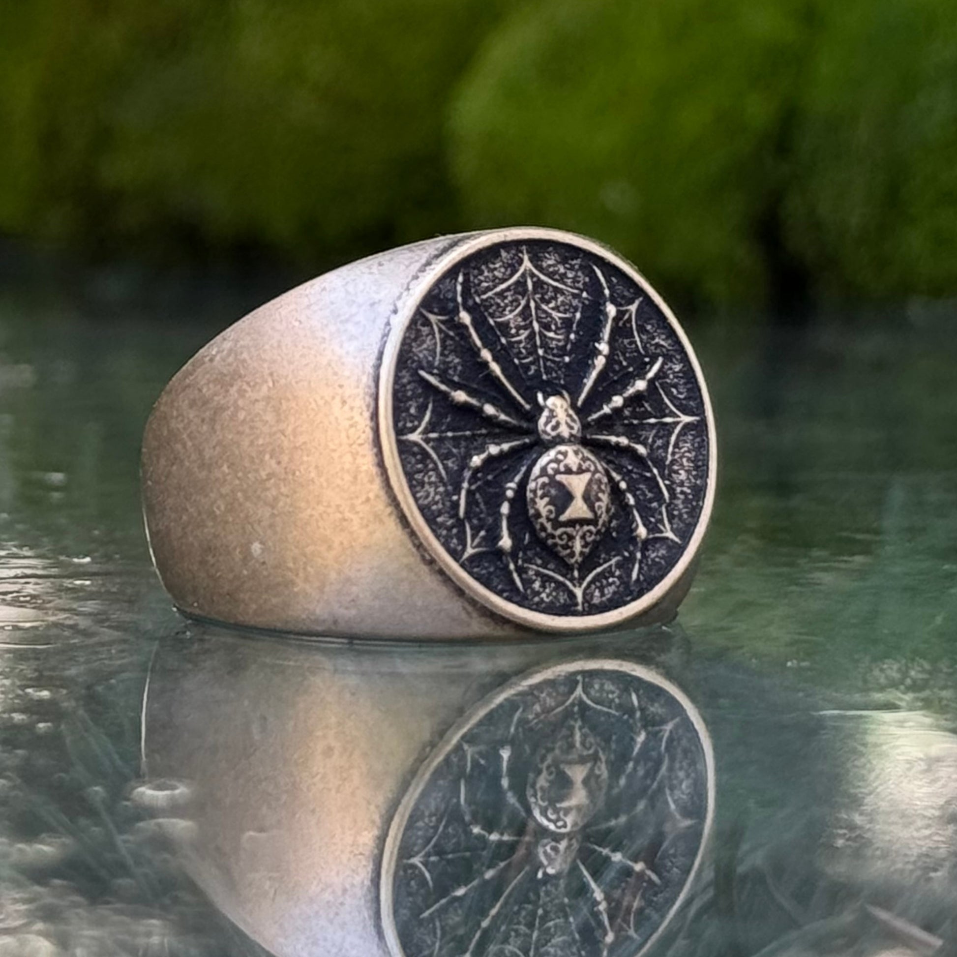 Black Widow Spider Ring