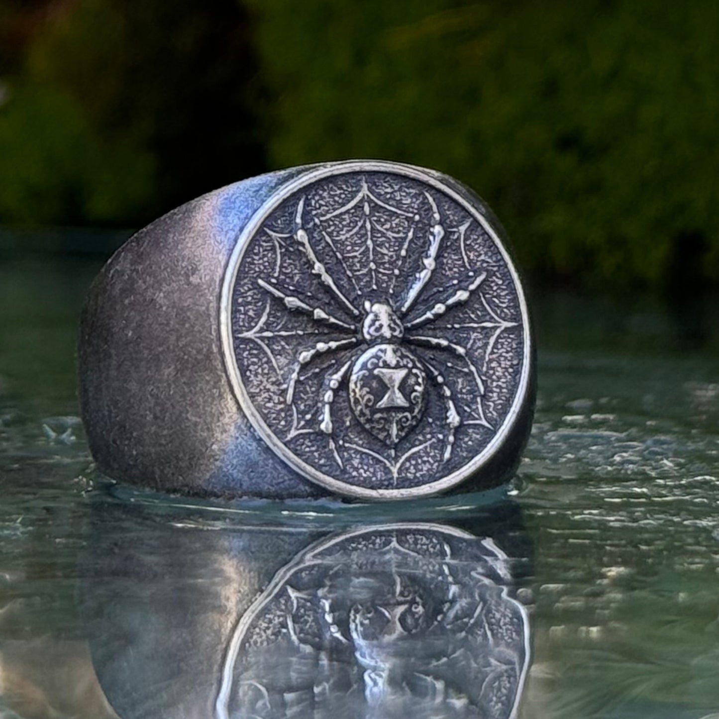 Black Widow Spider Ring