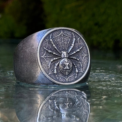 Black Widow Spider Ring