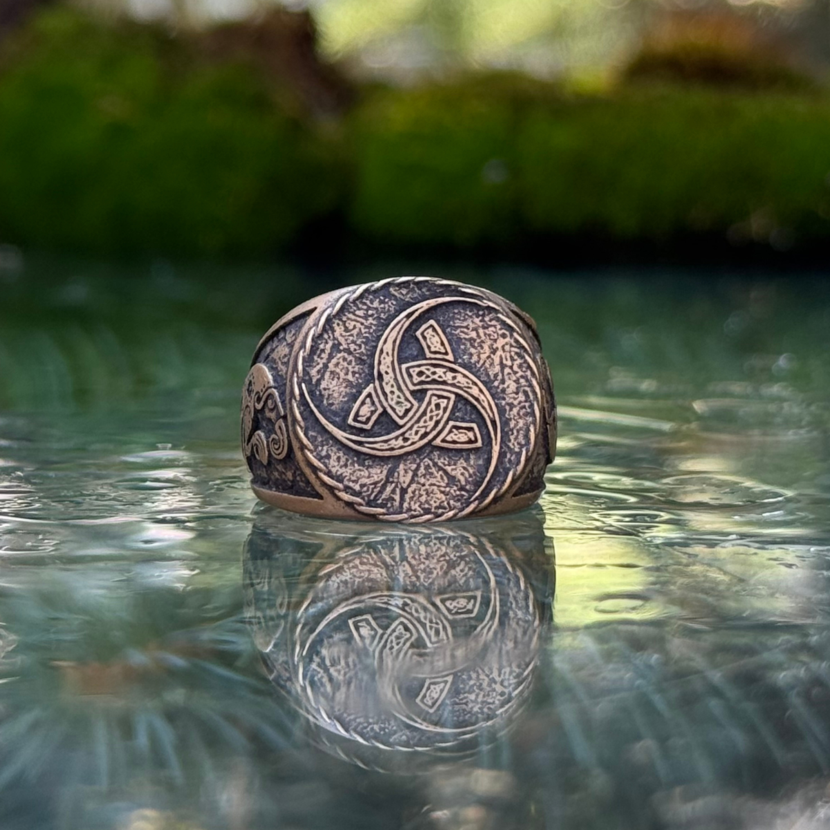 Triple horn of Odin ring