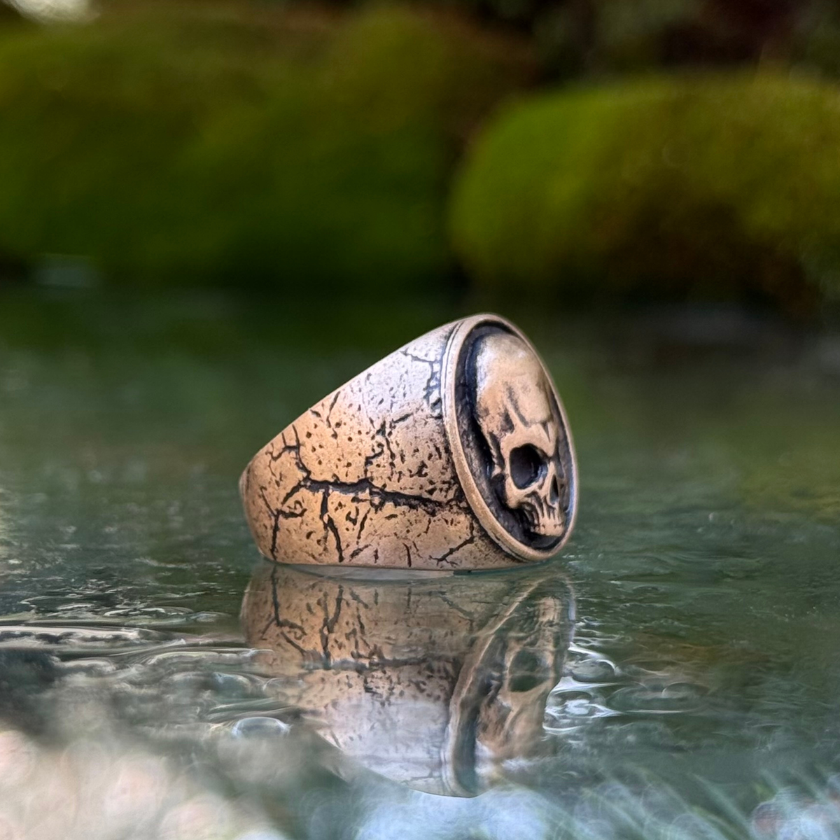 Human skull signet ring