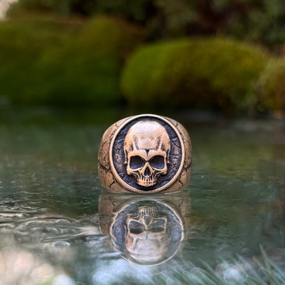 Human skull signet ring