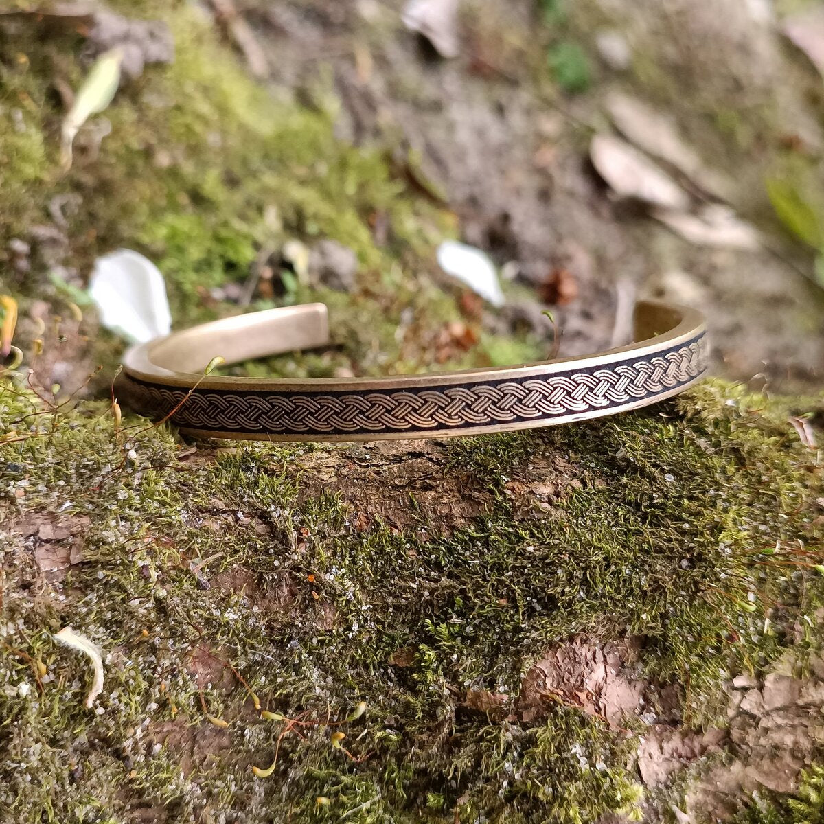 Borre ornament Norse bracelet