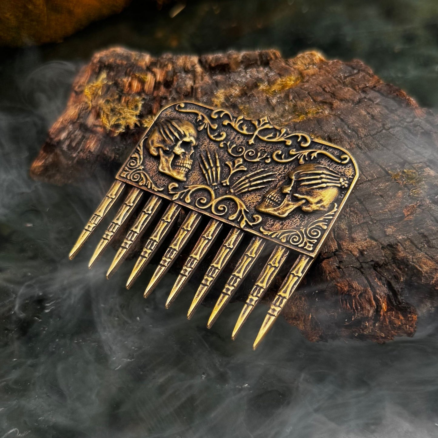 Skull beard comb