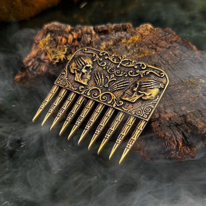 Skull beard comb