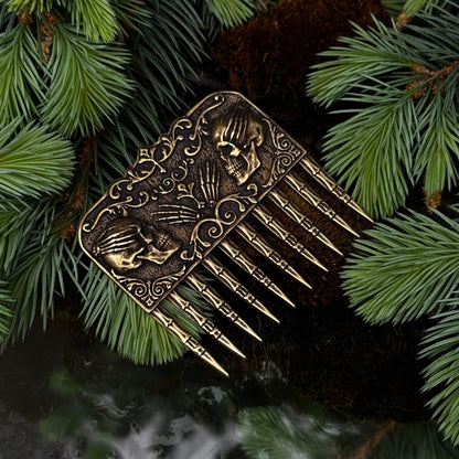 Skull beard comb