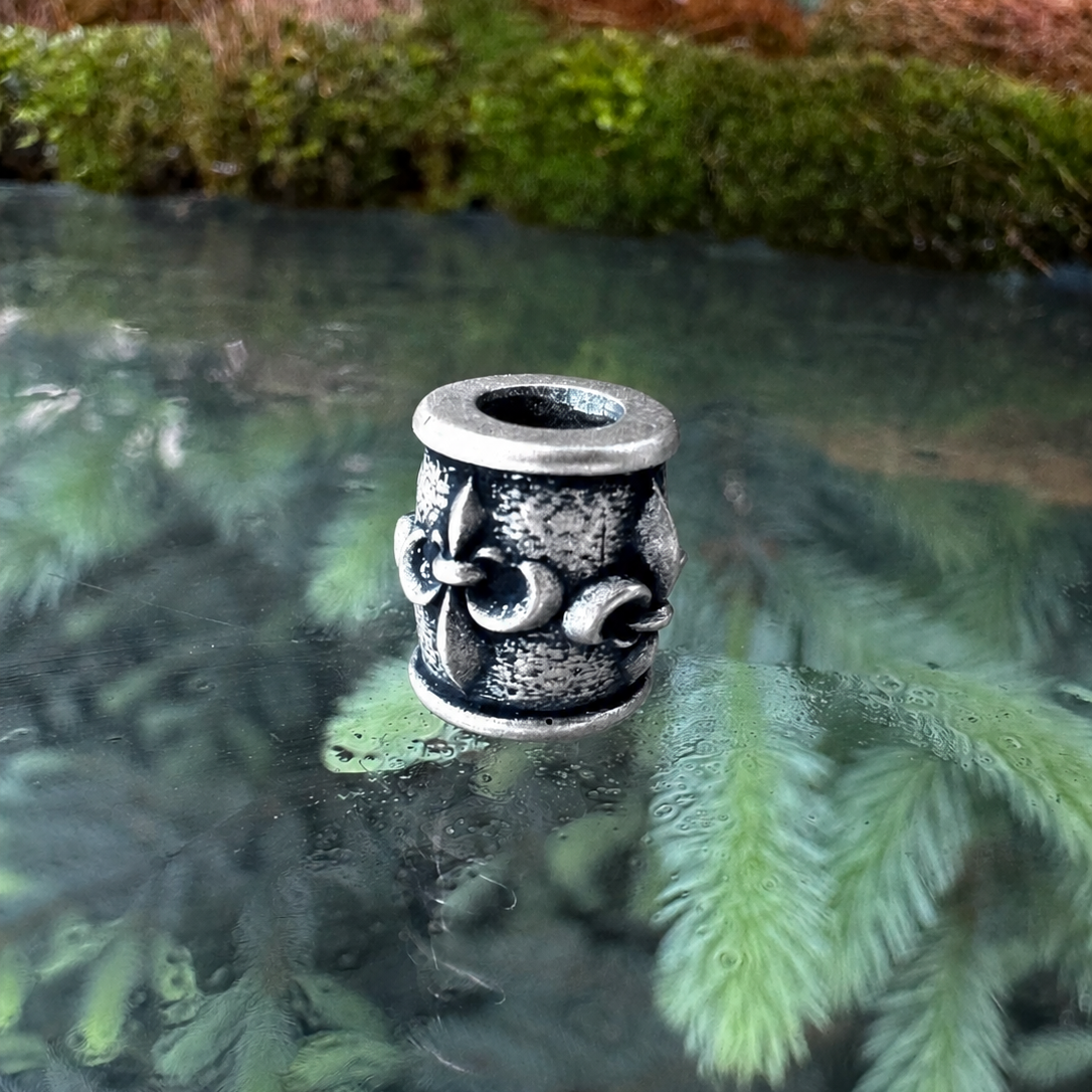 Fleur de Lys paracord bead