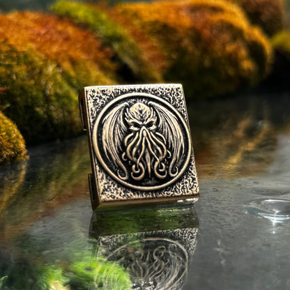 Cthulhu molle clip