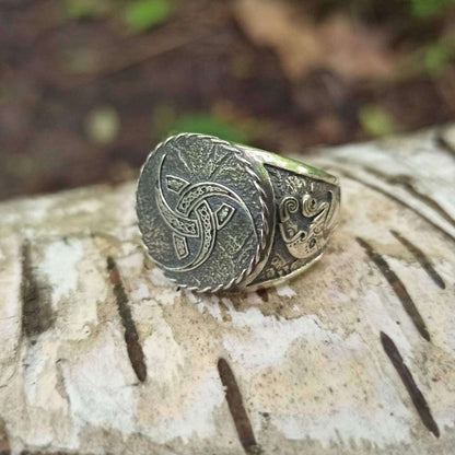 Triple horn of Odin ring