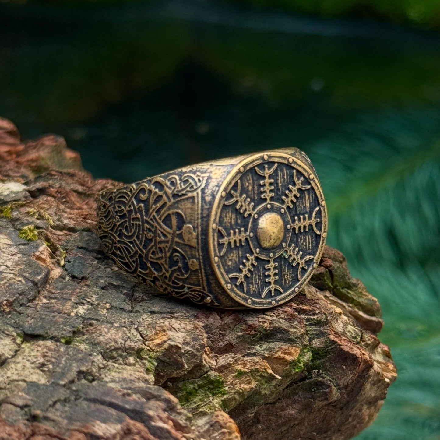 Viking shield Aegishjalmur ring