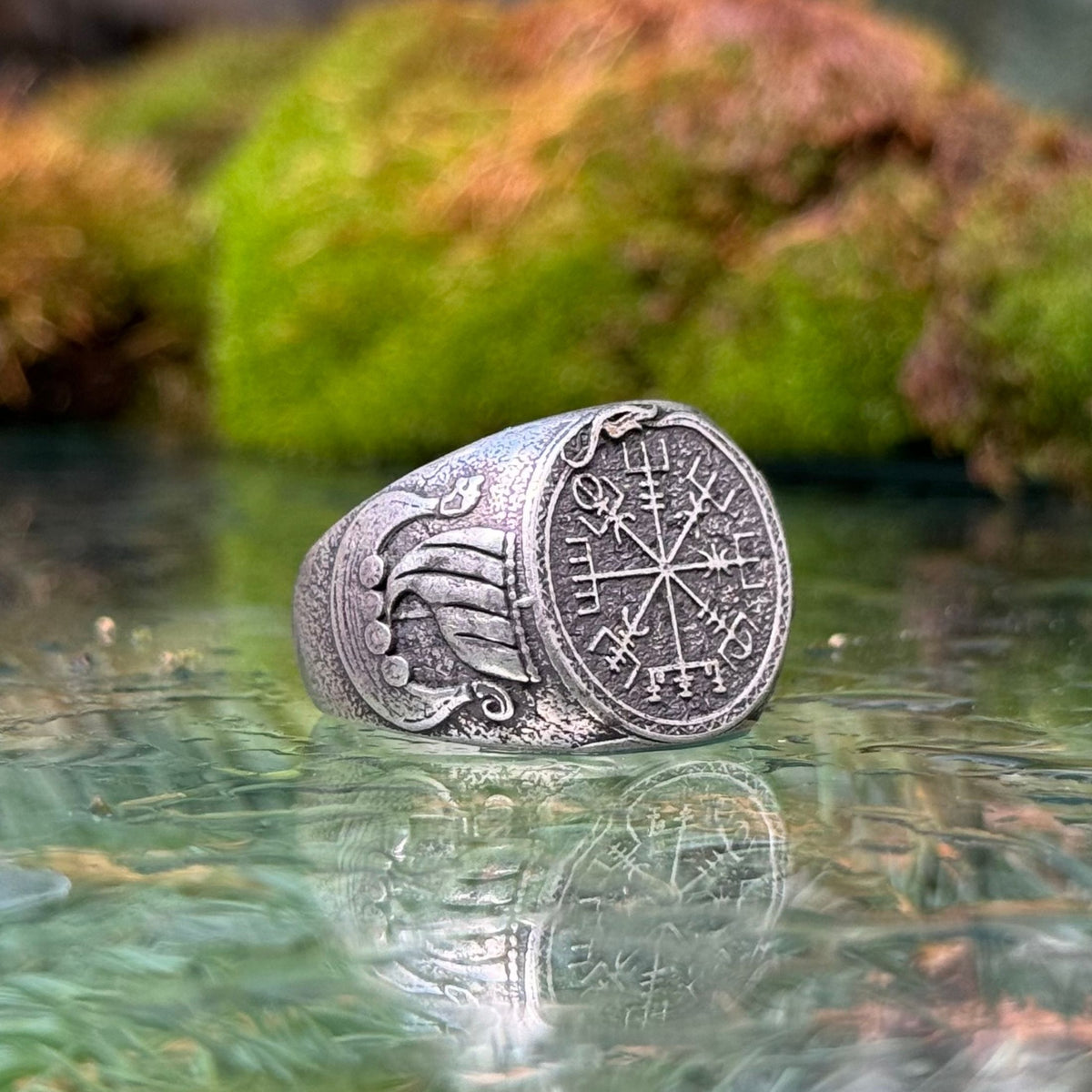 Vegvisir with Drakkar ring