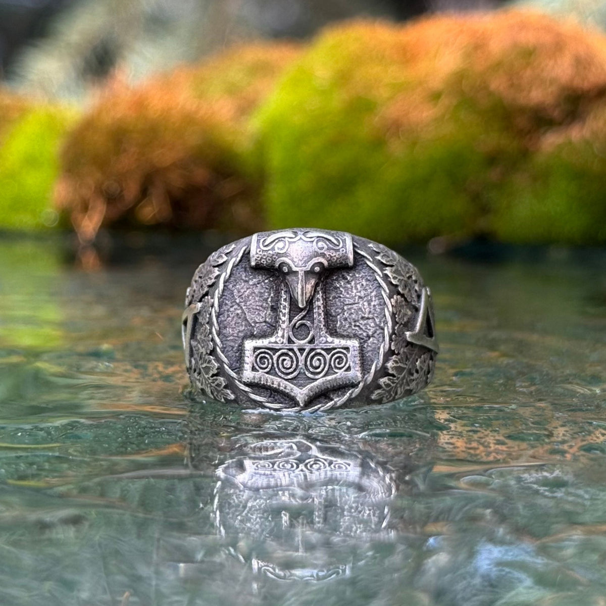 Mjolnir Signet ring