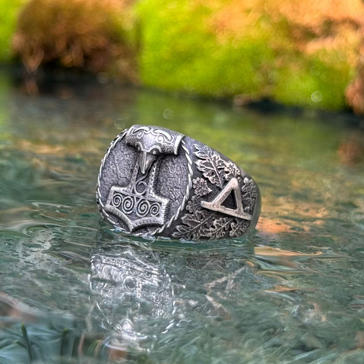 Mjolnir Signet ring
