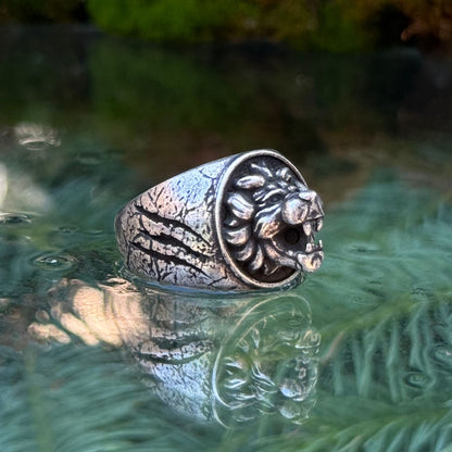 Lion signet ring