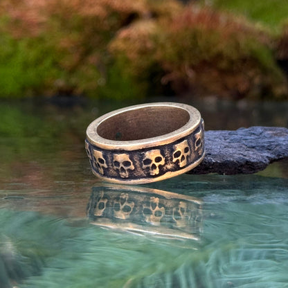 Skull band ring