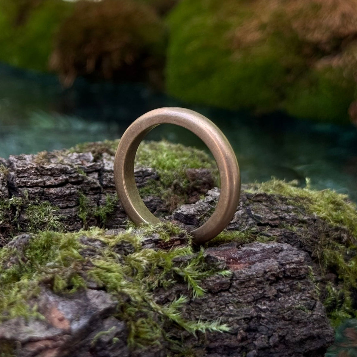 Minimalist simple ring