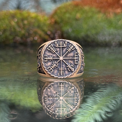 Draumstafir Ring with Vegvisir