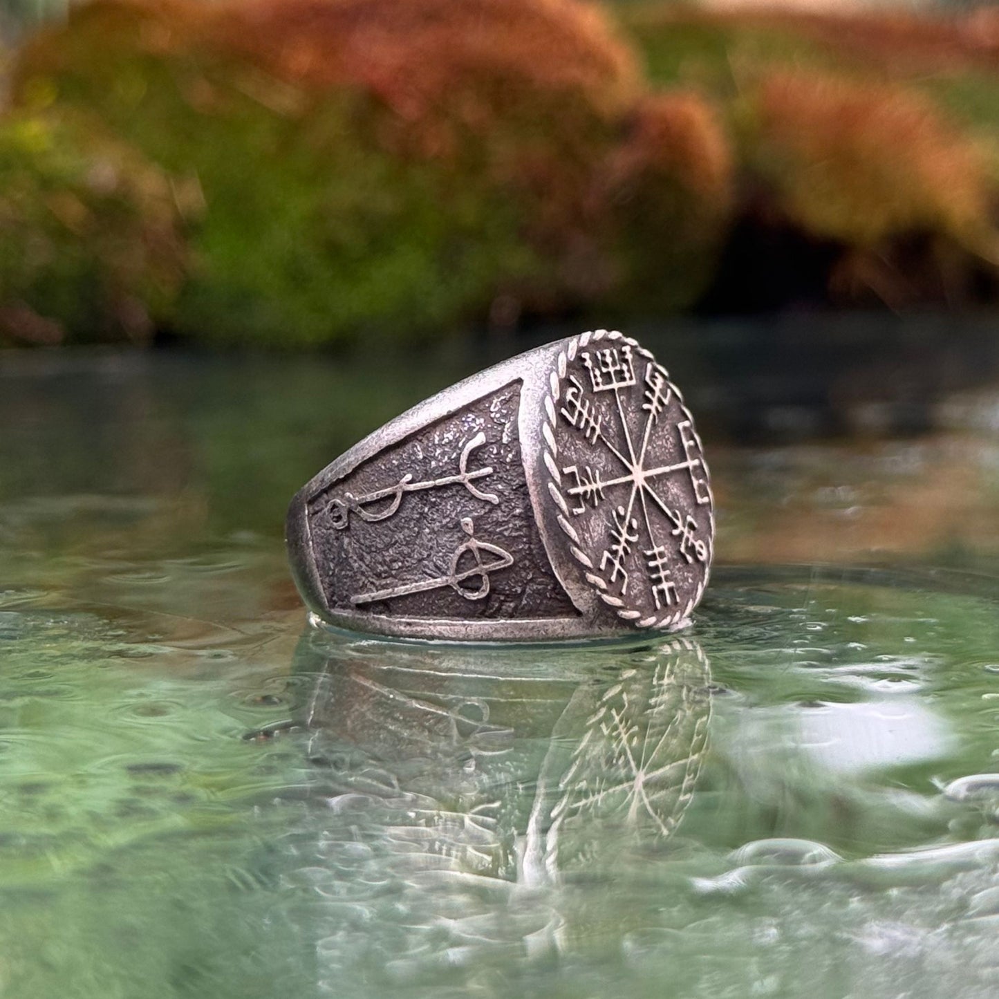 Draumstafir Ring with Vegvisir
