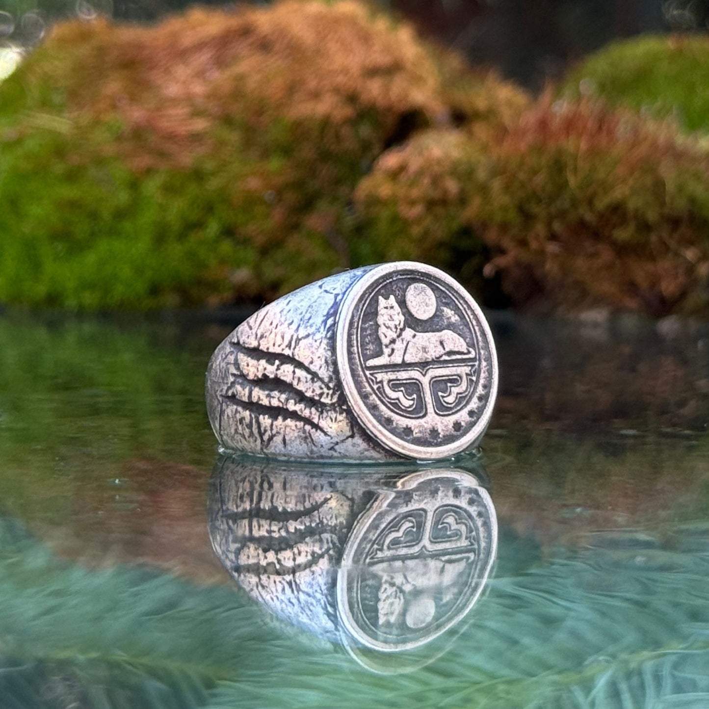 Ichkerian flag ring