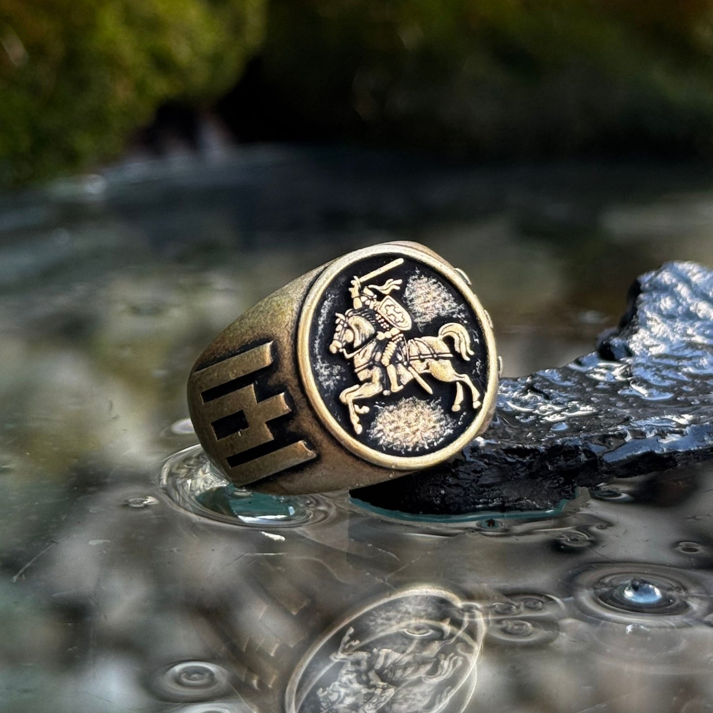 Vytis ring