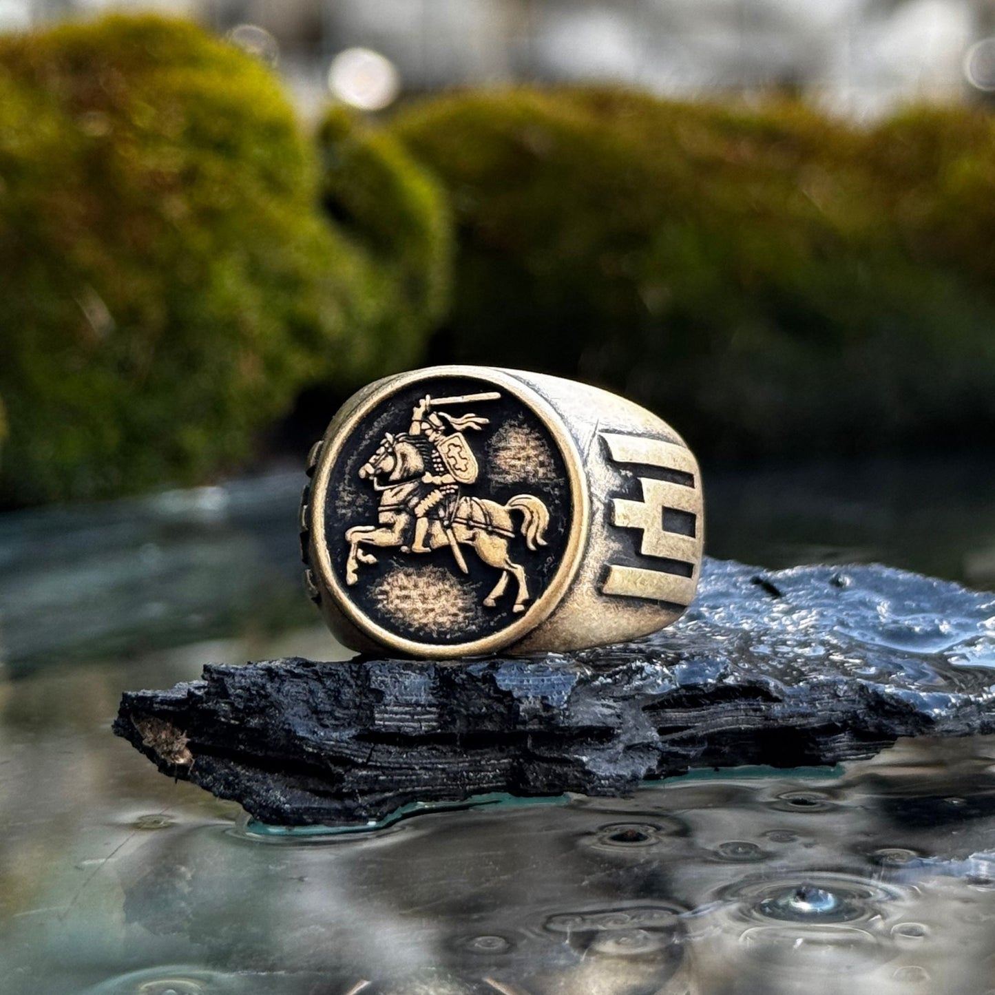 Vytis ring