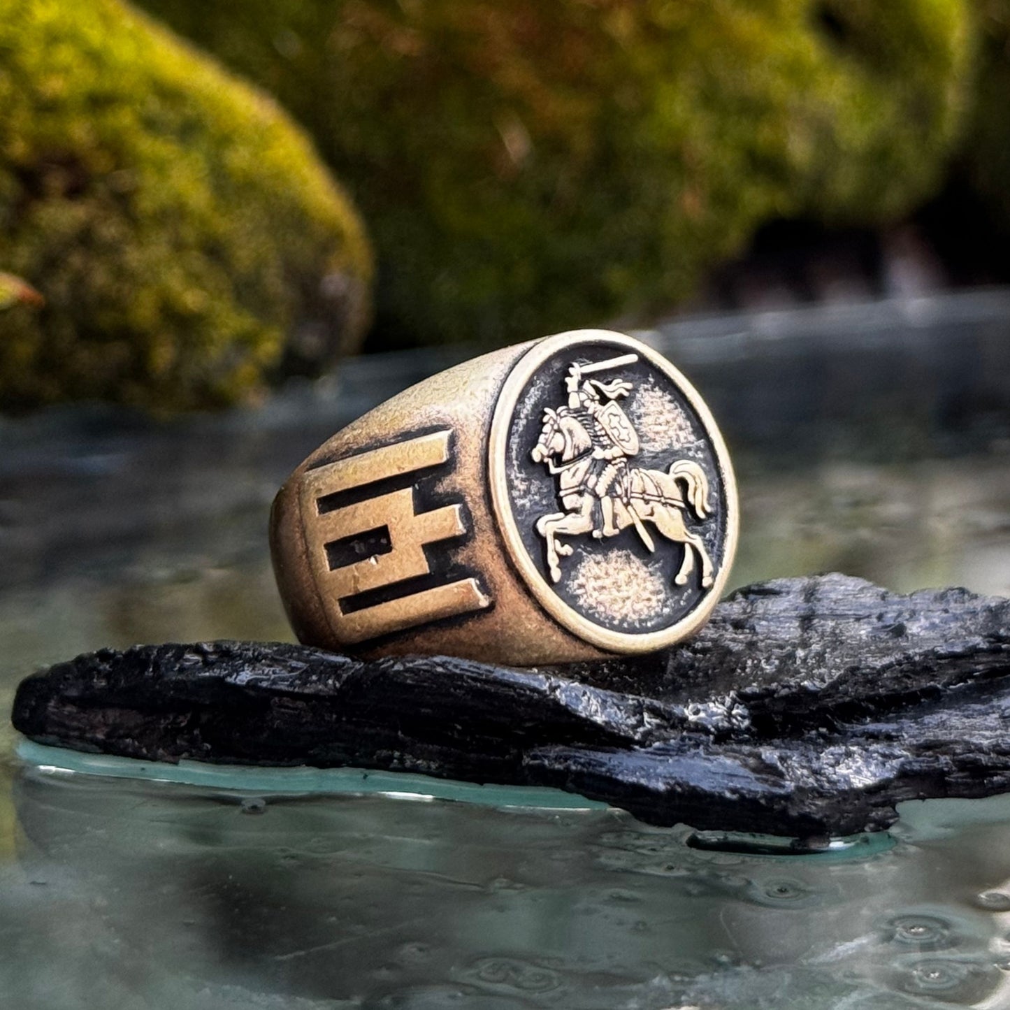 Vytis ring