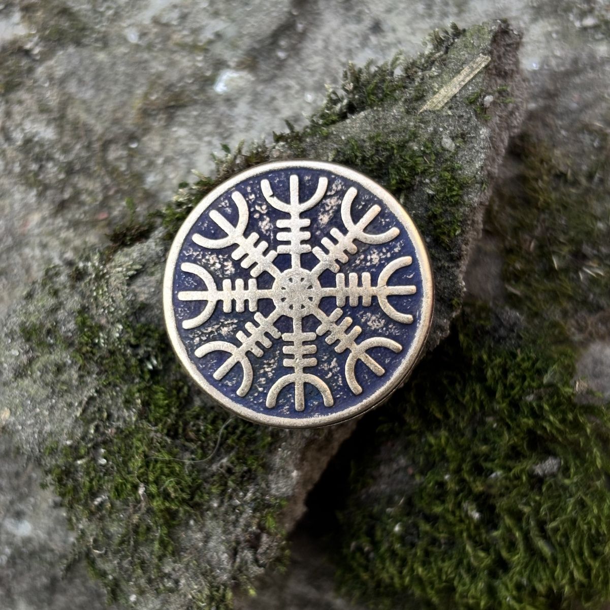 Helm of awe rune paracord bead