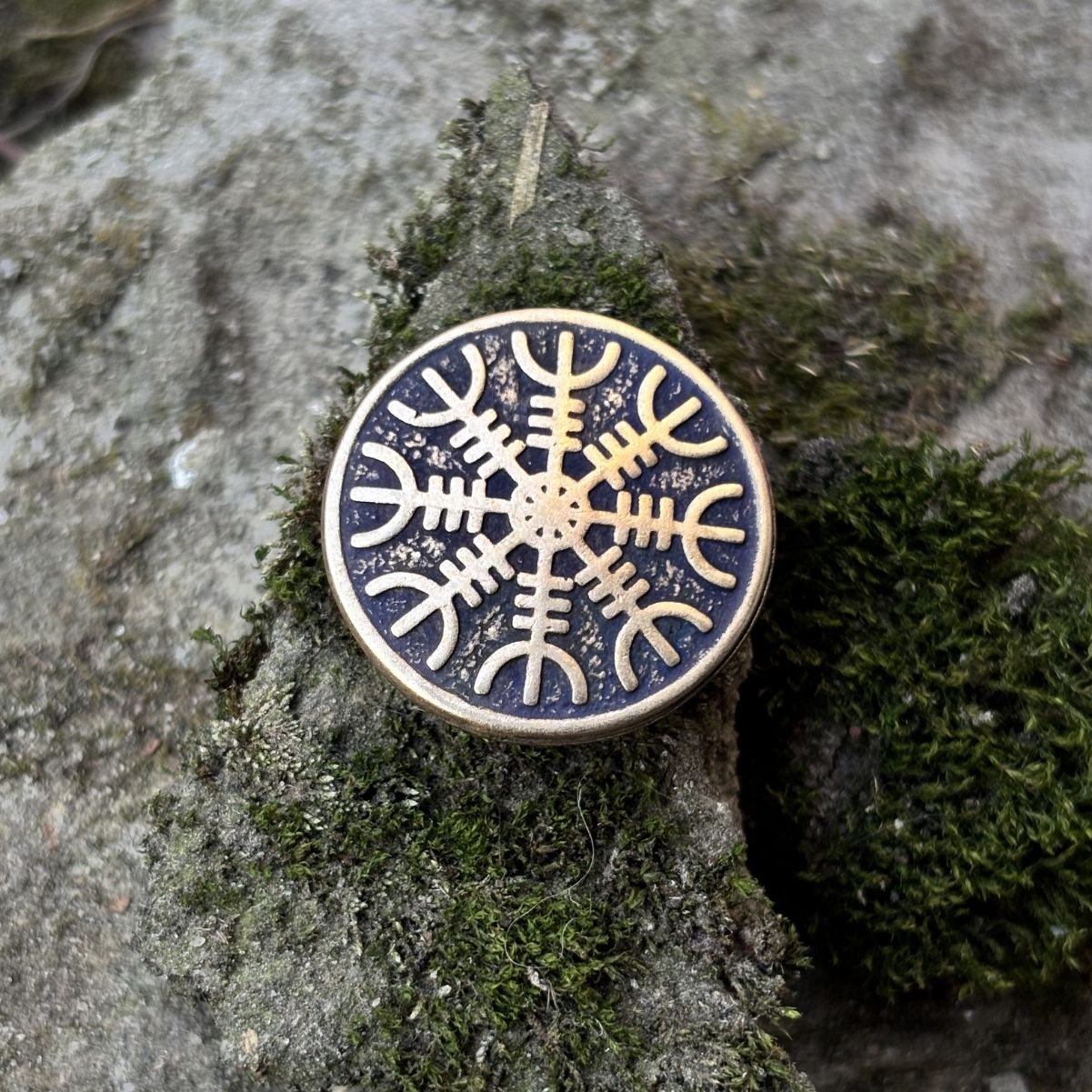 Helm of awe rune paracord bead