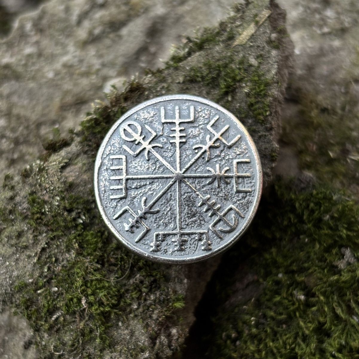 Vegvisir rune paracord bead