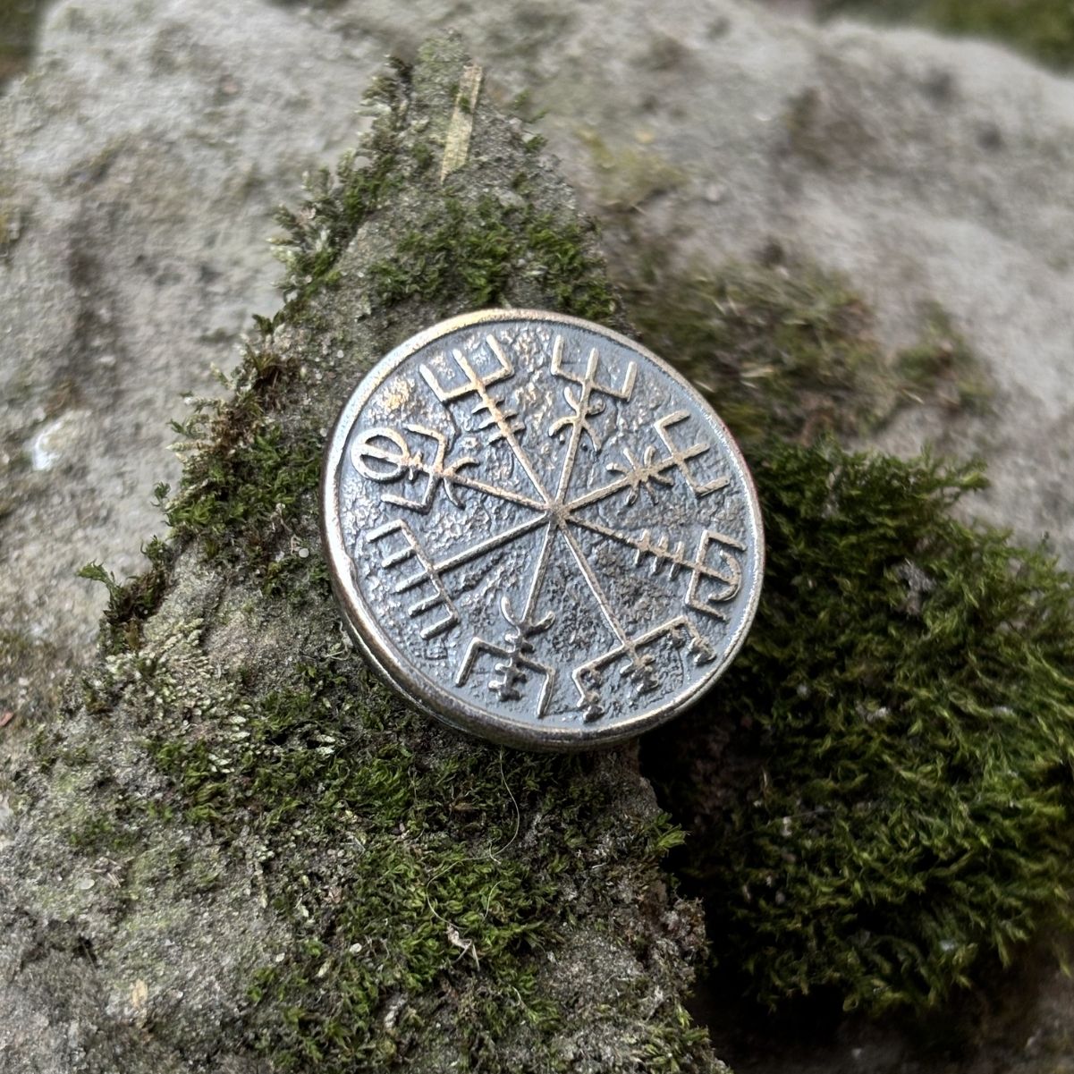 Vegvisir rune paracord bead