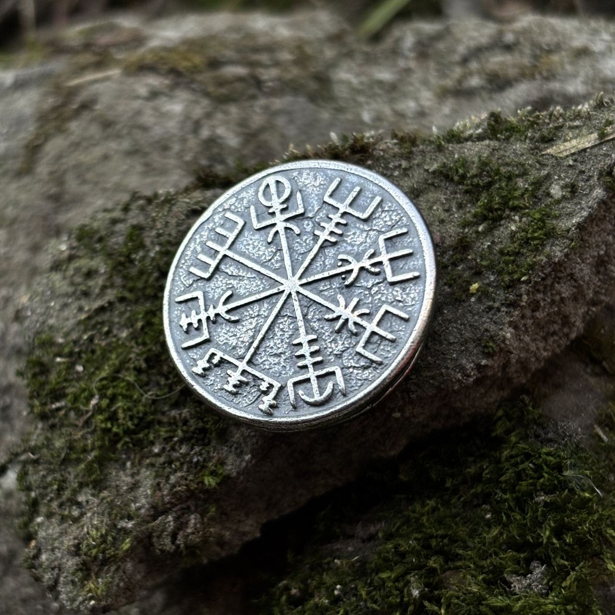 Vegvisir rune paracord bead