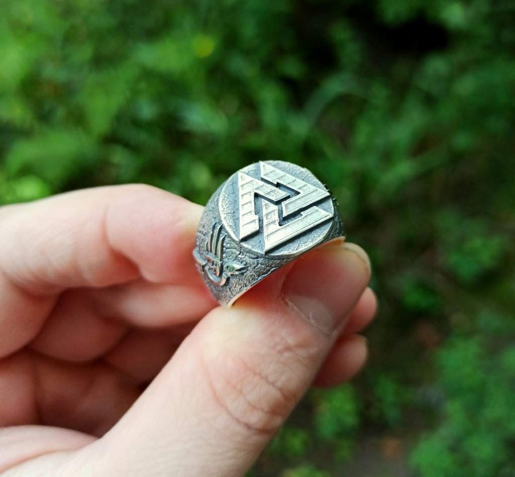Valknut ring
