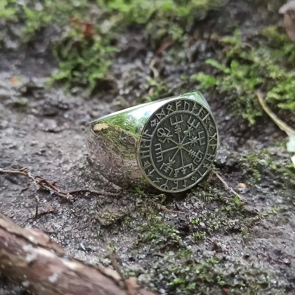Vegvisir in Elder Futhark circle ring