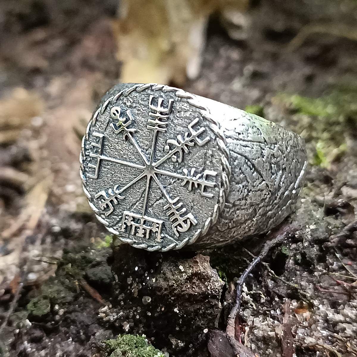 Vegvisir ring Viking compass