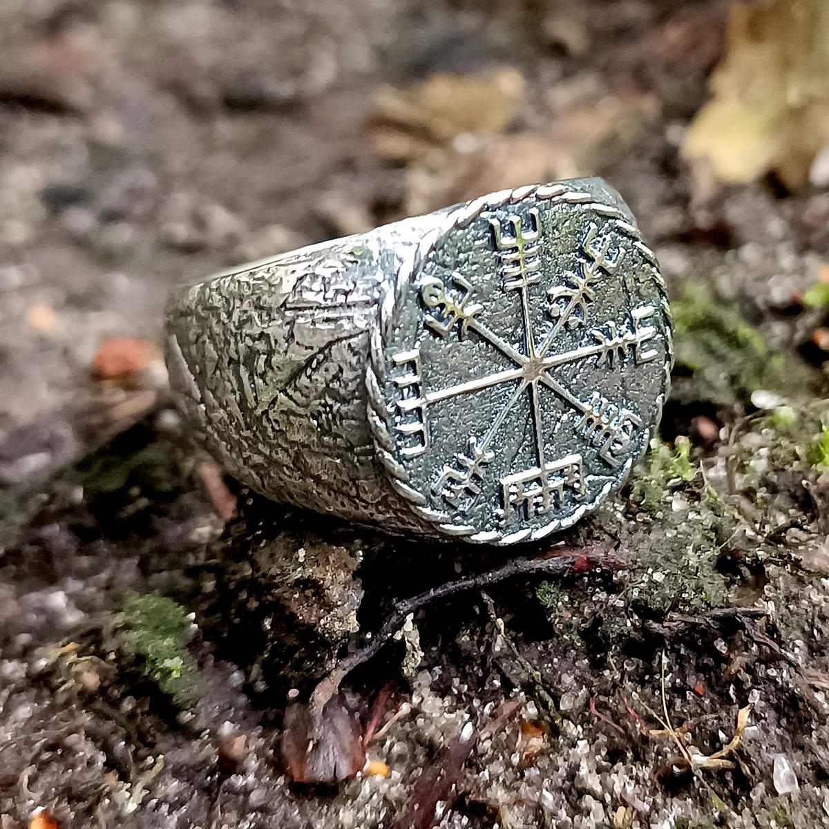 Vegvisir ring Viking compass