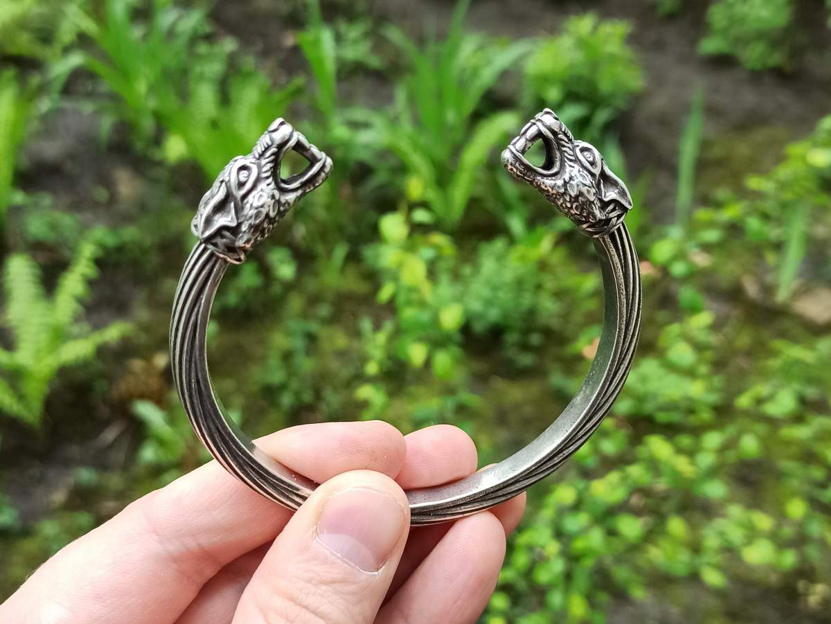 Wolf arm ring Viking bracelet