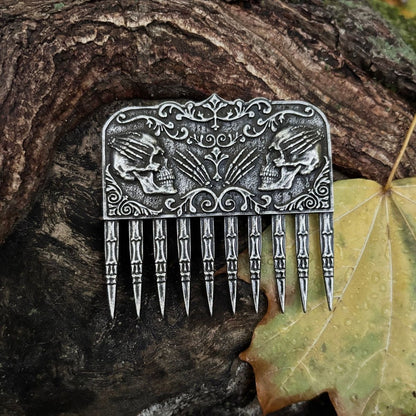 Skull beard comb